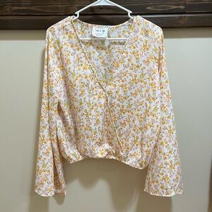 Sadie & Sage Floral Blouse Size M